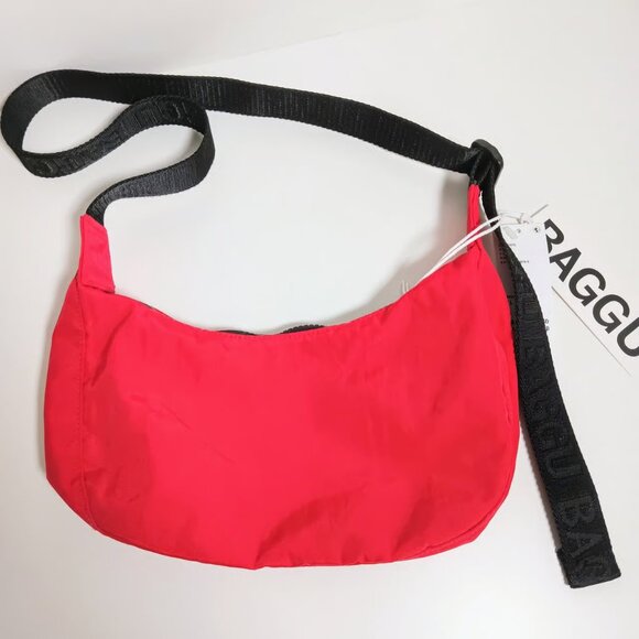 Baggu Small Crescent Bag Crossbody Red Candy Apple - Picture 1 of 7